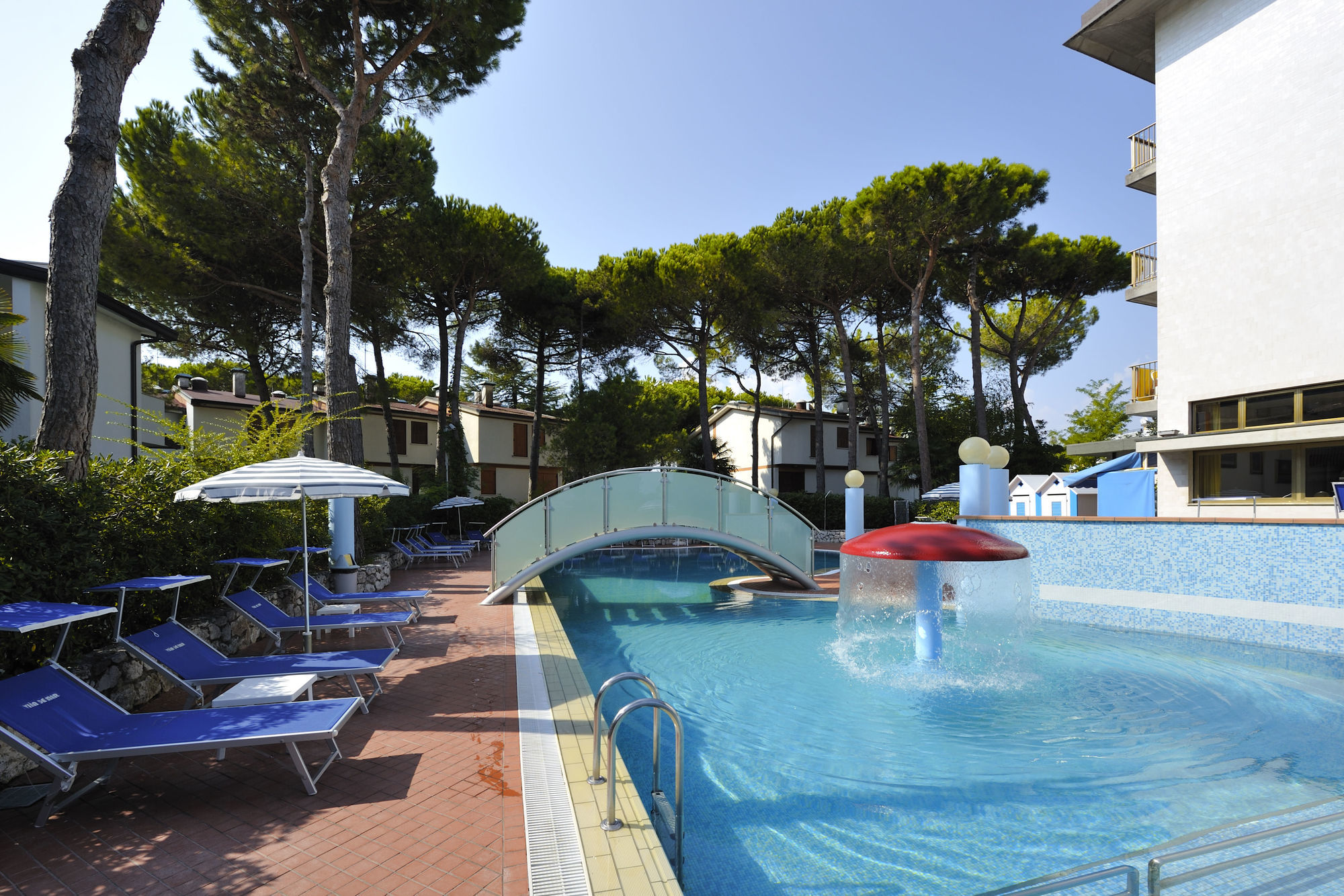 Hotel Vina De Mar Lignano Sabbiadoro Extérieur photo