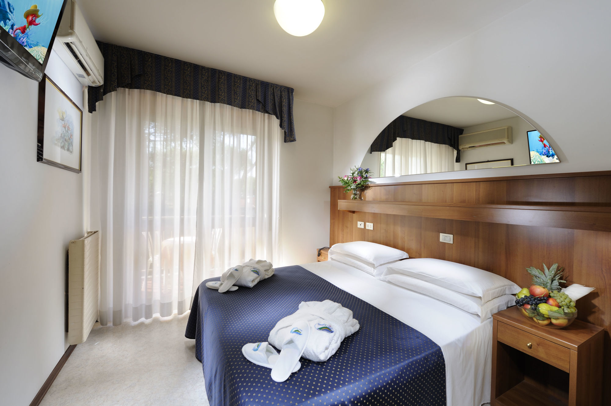 Hotel Vina De Mar Lignano Sabbiadoro Extérieur photo