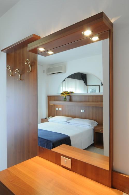 Hotel Vina De Mar Lignano Sabbiadoro Extérieur photo