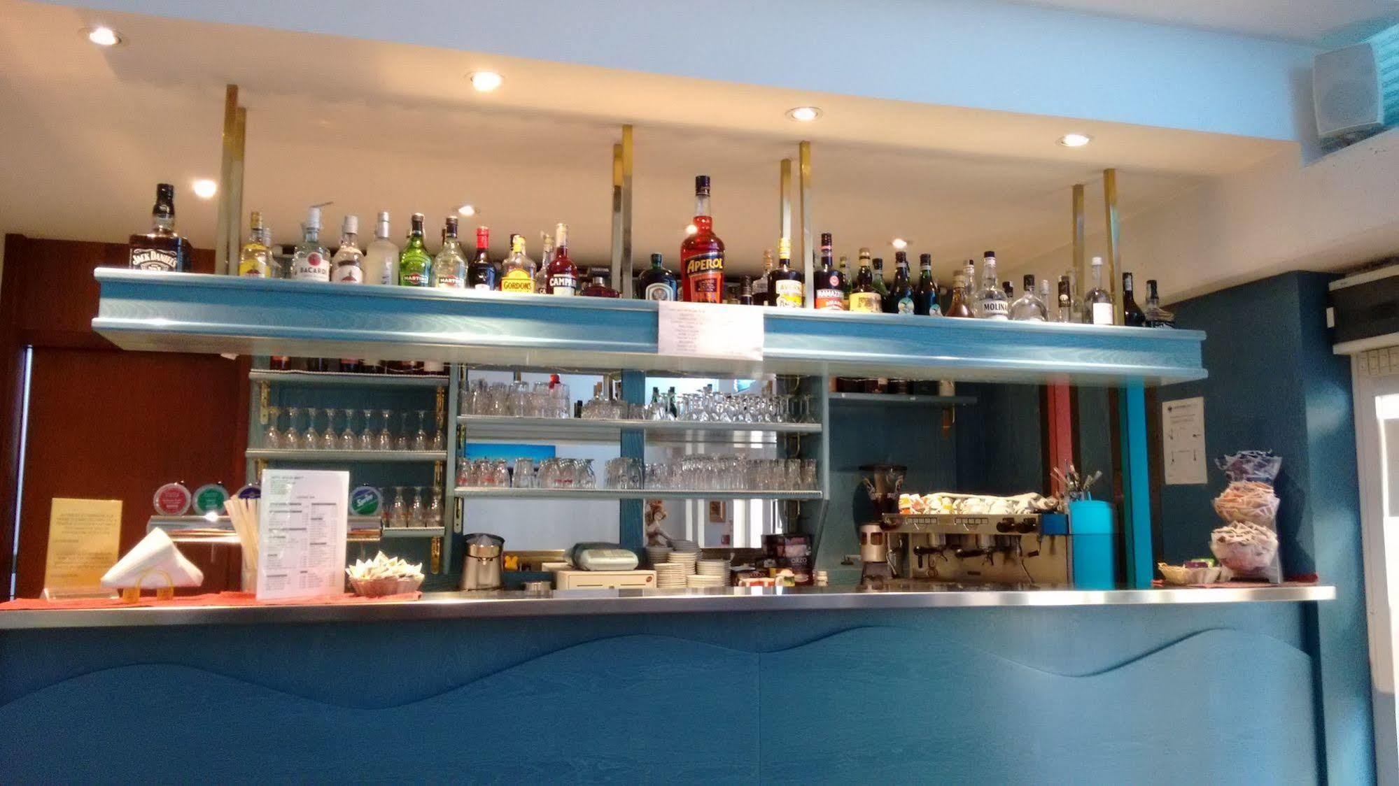 Hotel Vina De Mar Lignano Sabbiadoro Extérieur photo