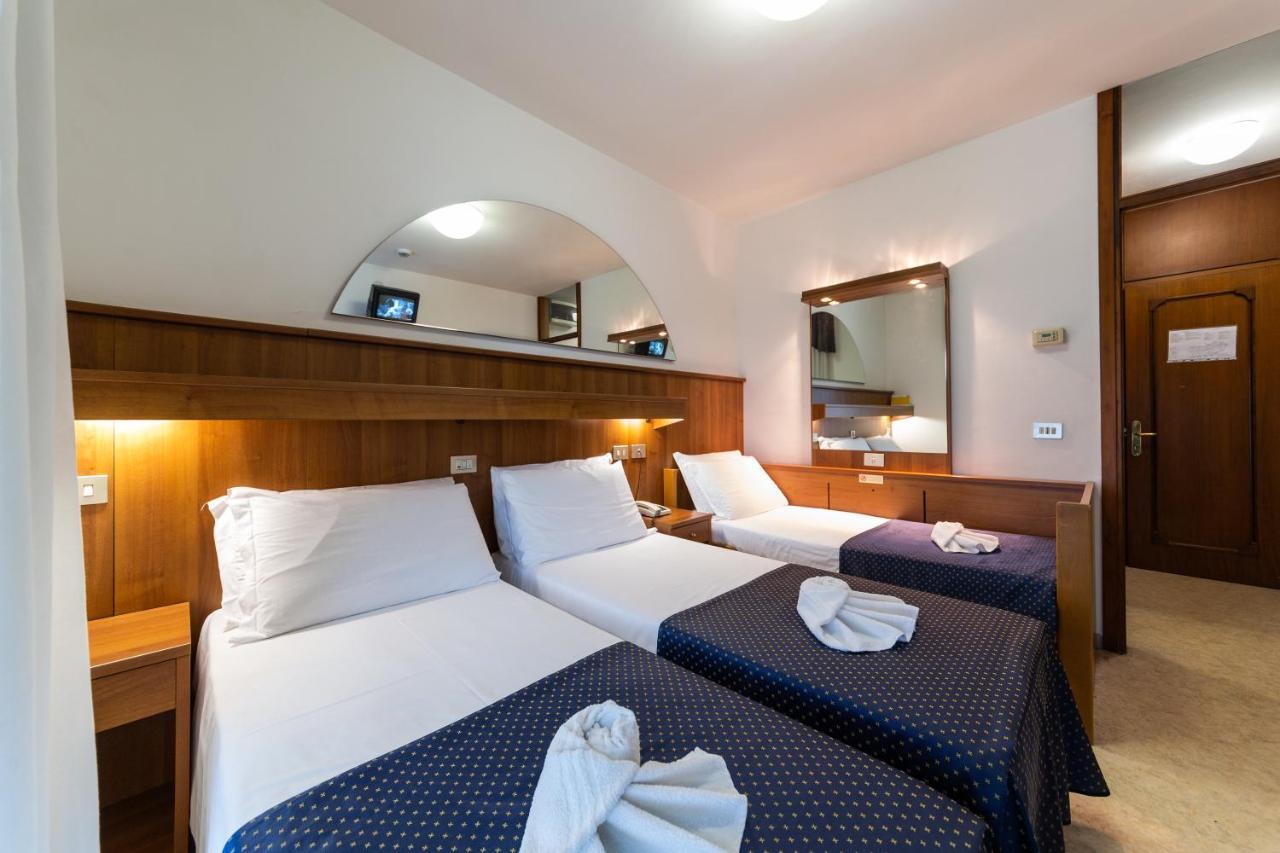 Hotel Vina De Mar Lignano Sabbiadoro Extérieur photo